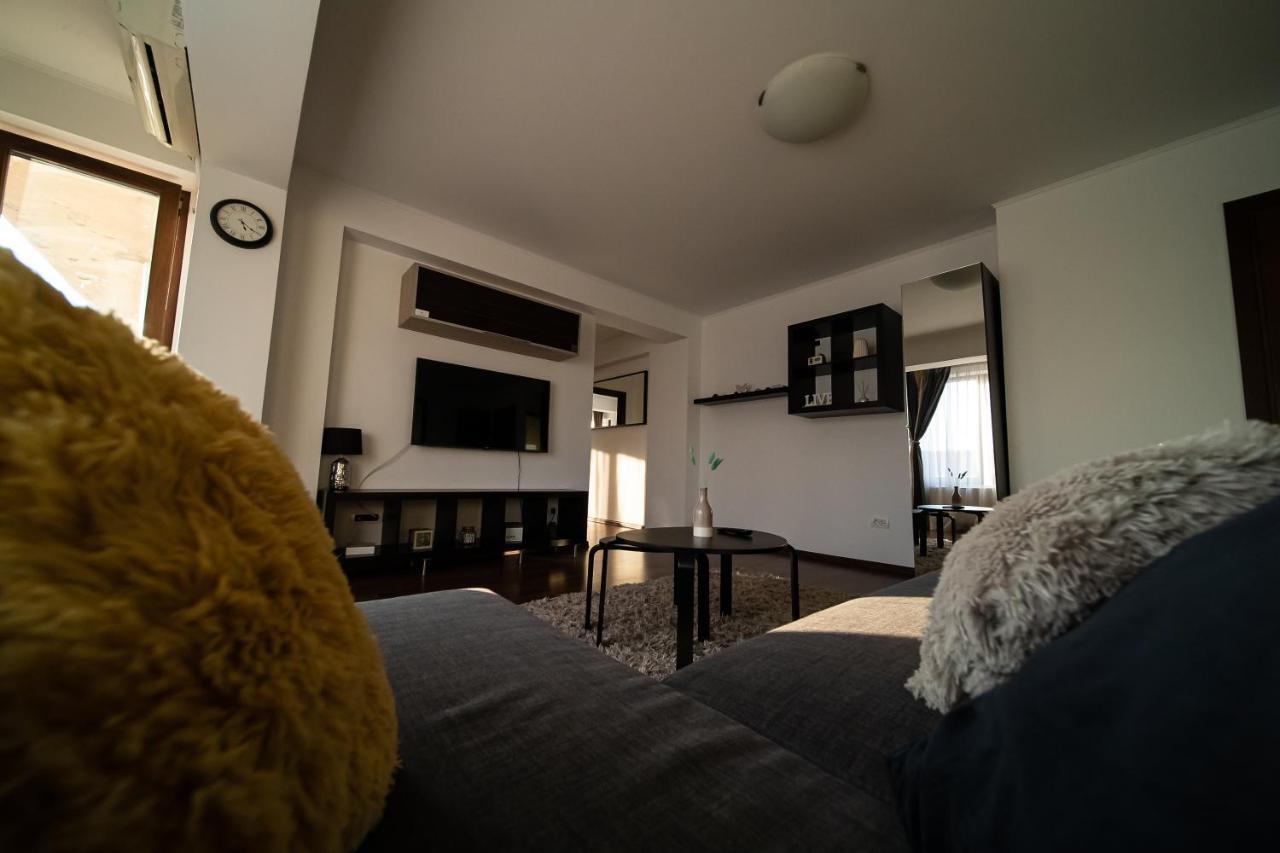 Apartament Tatu Bar&Grill Otopeni Exterior photo